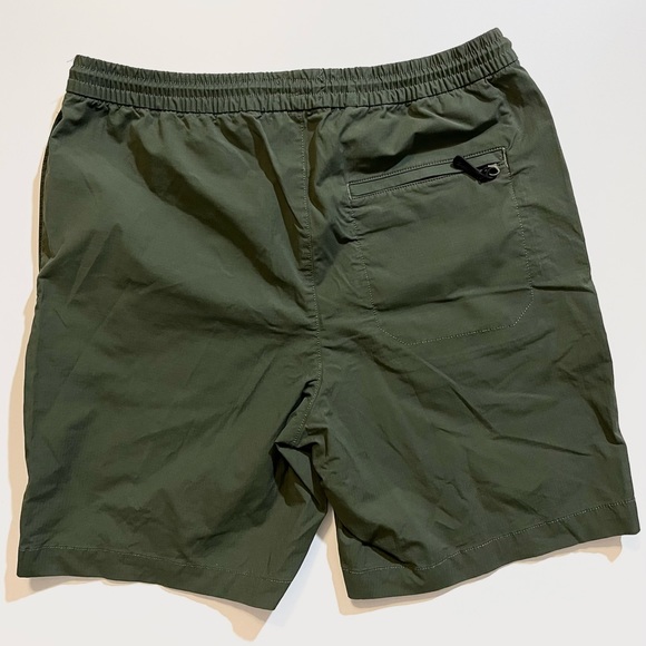 Club Monaco Green Ripstop Shorts - Picture 2 of 6